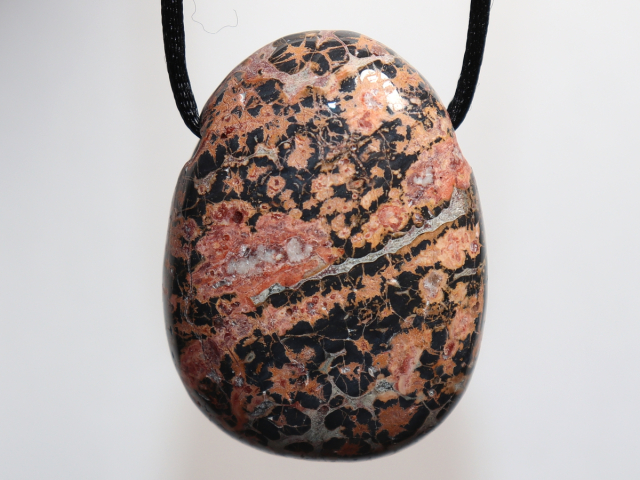 Leopard rhyolite on cord