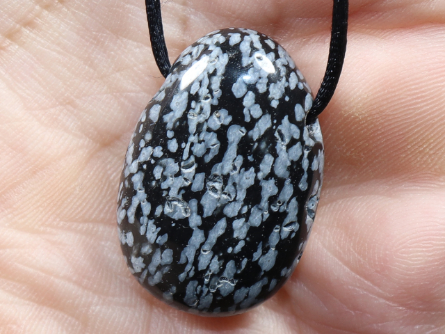 Schneeflockenobsidian mit Band oder Silber 925