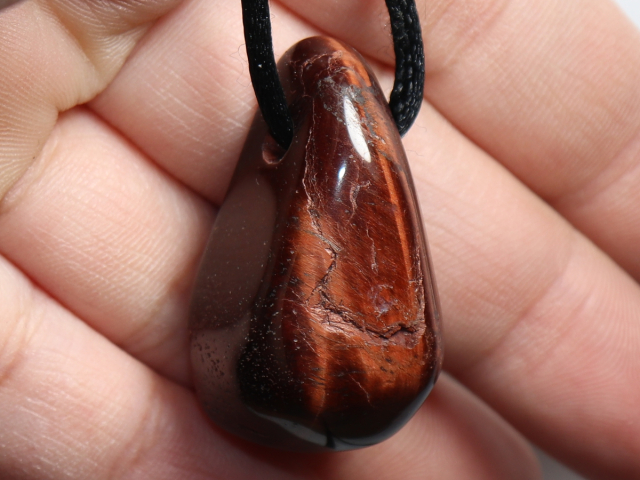 rotes Tigerauge mit Band oder Silber 925