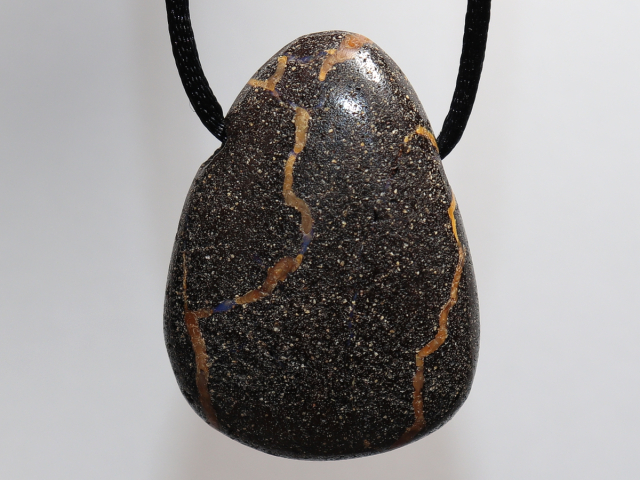 Preview: Boulder opal with cord or silver 925