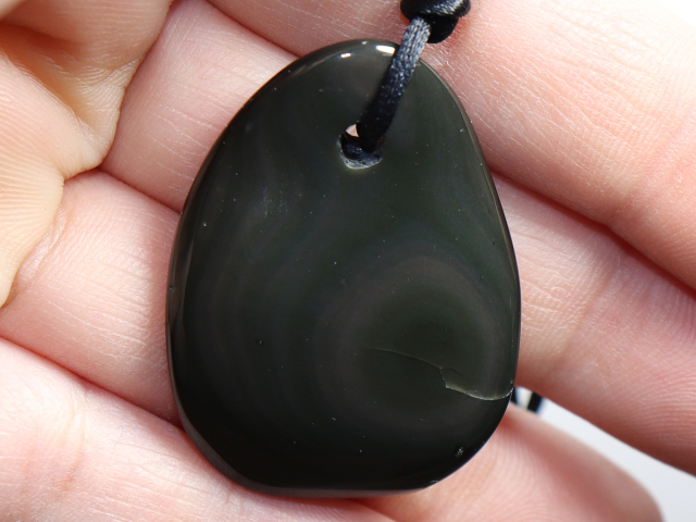 Regenbogenobsidian mit Band