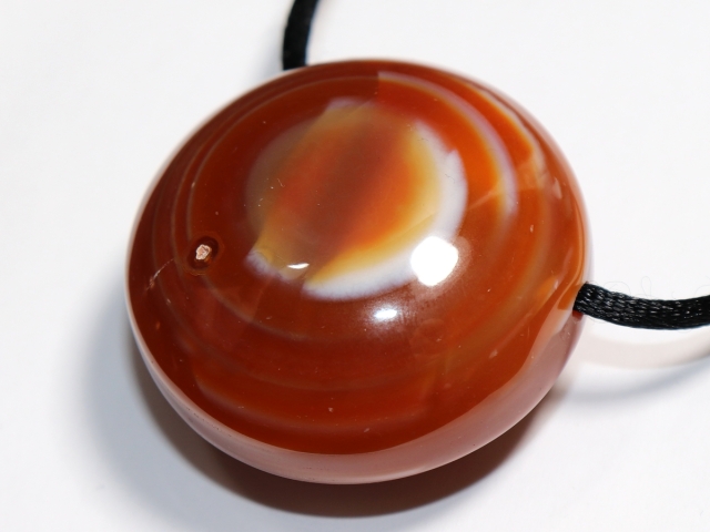eye agate (sardonyx) with nylon cord