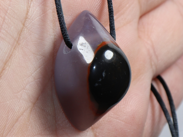 eye agate (sardonyx) with cord or silver 925