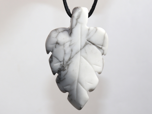 magnesite with cord or silver 925