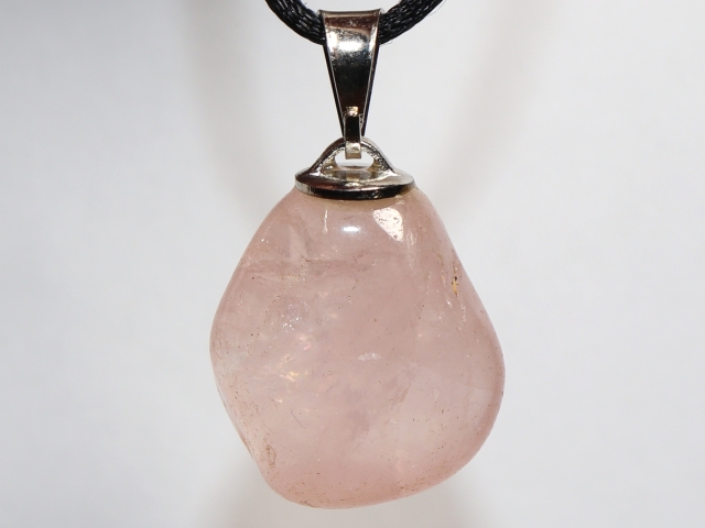 Rosenquarz mit Band oder Silber 925