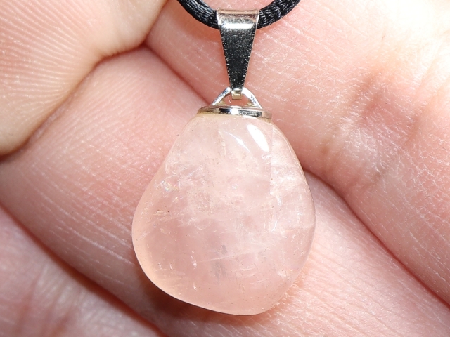 Rosenquarz mit Band oder Silber 925