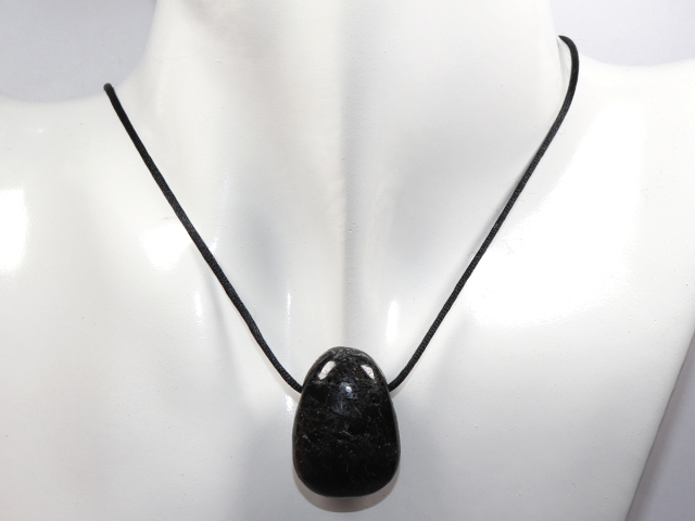 Anthophyllit mit Band oder Silber 925