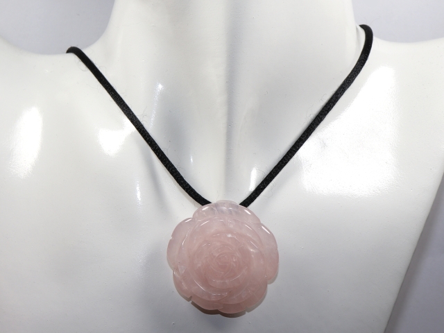 rose quartz with cord or silver 925