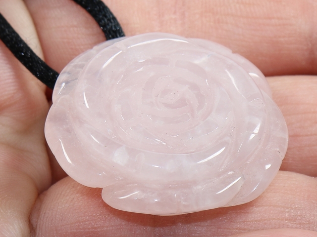 rose quartz with cord or silver 925