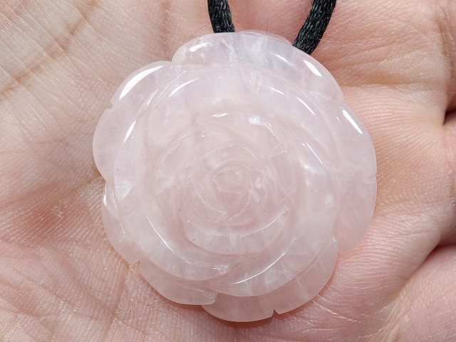 rose quartz with cord or silver 925