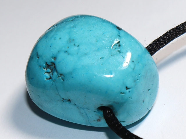 turquoise (rec.) with nylon cord