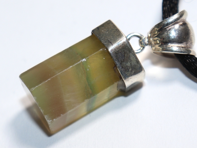 Fluorit mit Band oder Silber 925