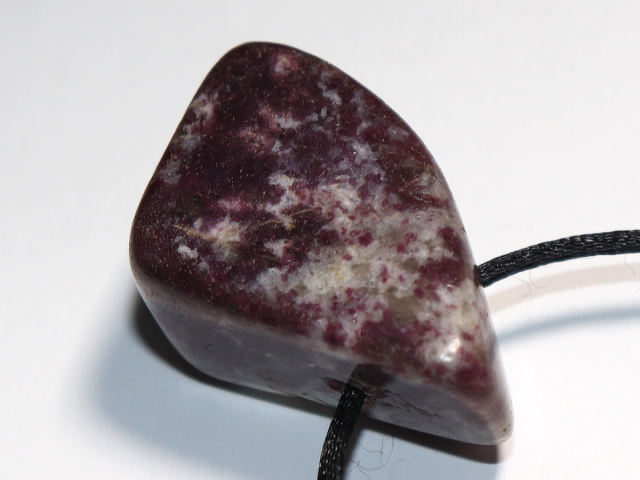 roter Turmalin (Rubellit) mit Band oder Silber 925