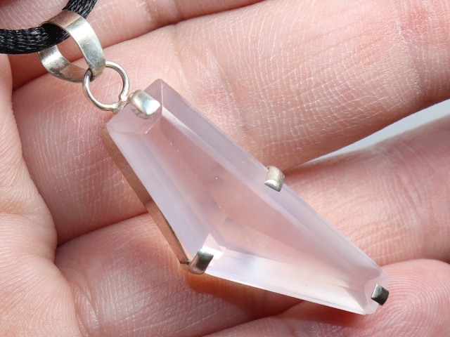 rose quartz with cord or silver 925