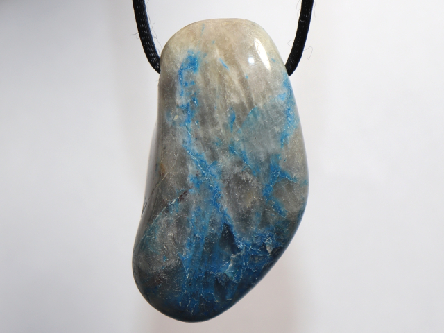 chrysocolla in quartz with cord or silver 925