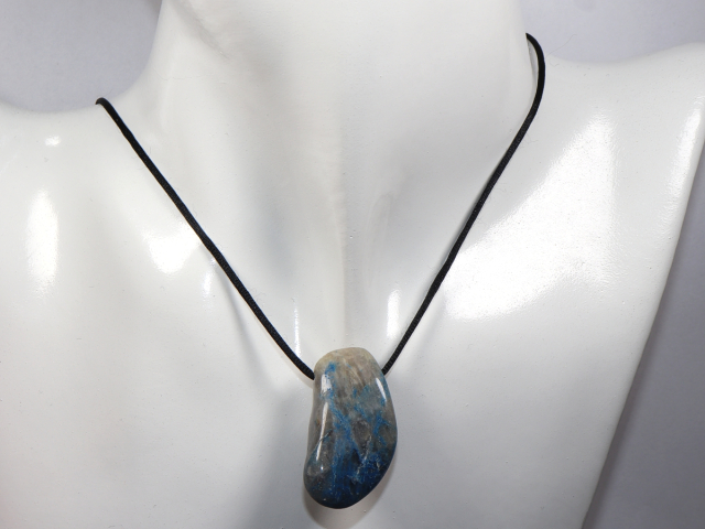 Preview: chrysocolla in quartz with cord or silver 925