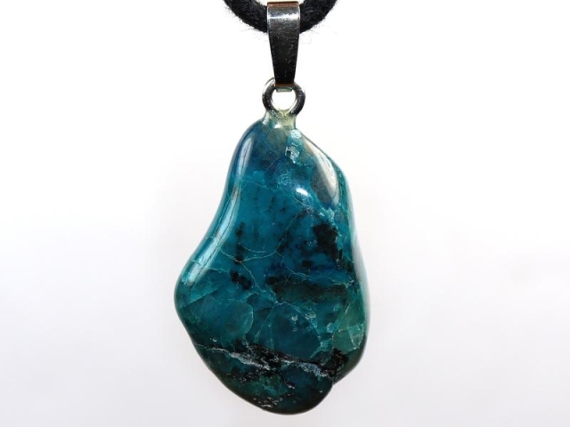 Chrysocolla on cord