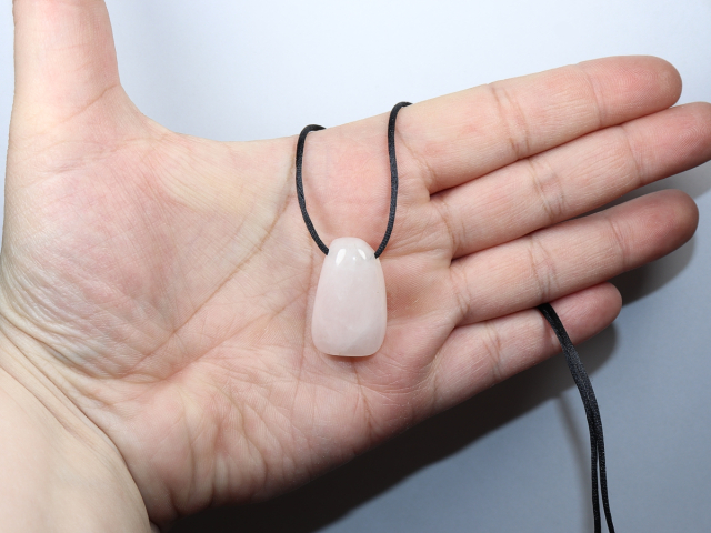 rose quartz with cord or silver 925