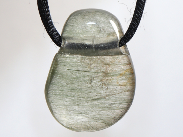 Aktinolithquarz mit Band oder Silber 925