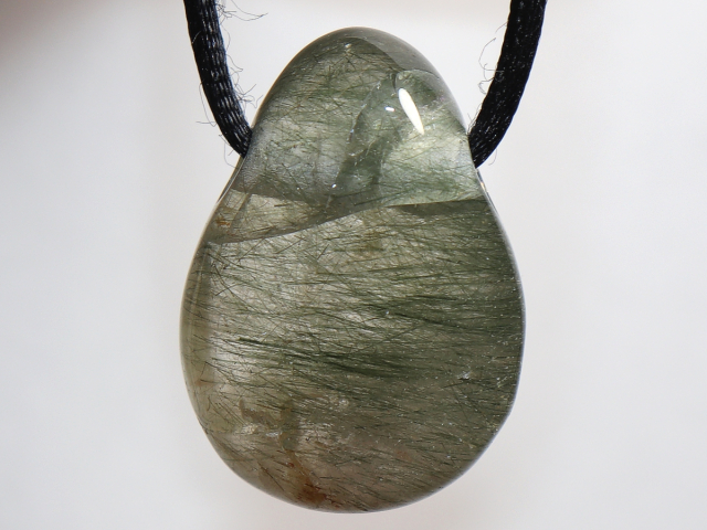 Aktinolithquarz mit Band oder Silber 925