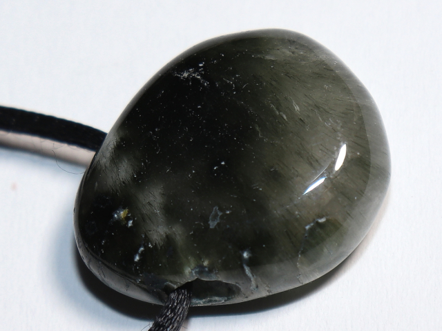 Aktinolithquarz mit Band oder Silber 925