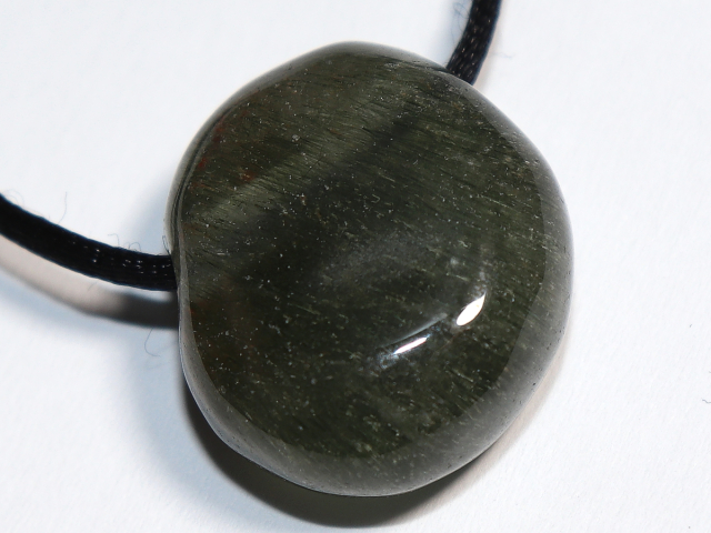 Aktinolithquarz mit Band oder Silber 925