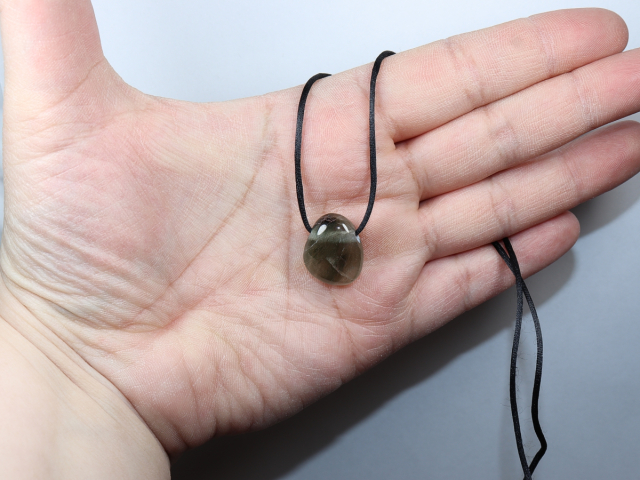 Aktinolithquarz mit Band oder Silber 925