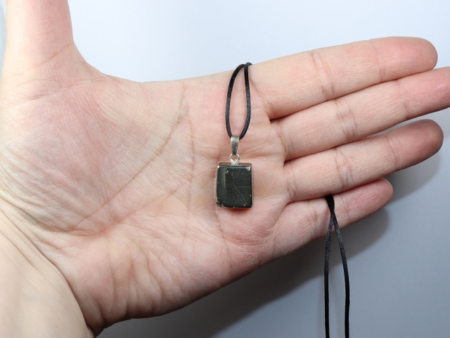 Pyrit mit Band oder Silber 925