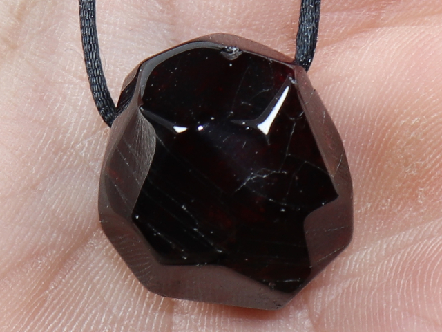 garnet (pyrope) with cord or silver 925