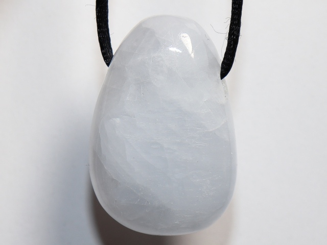 Preview: blauer Calcit mit Band oder Silber 925