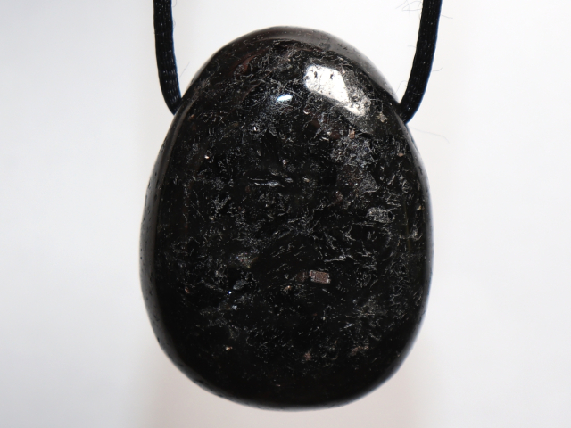 Preview: Amphibolit mit Band oder Silber 925