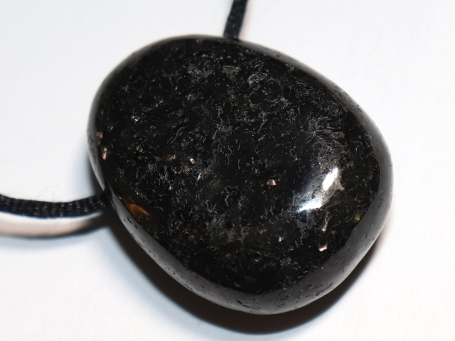 Amphibolit mit Band oder Silber 925