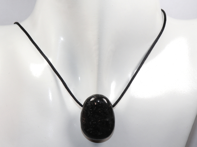 Preview: Amphibolit mit Band oder Silber 925