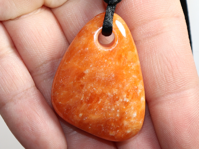 fire calcite with cord