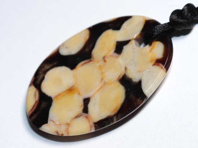 Peanut-Wood-Jaspis mit Band