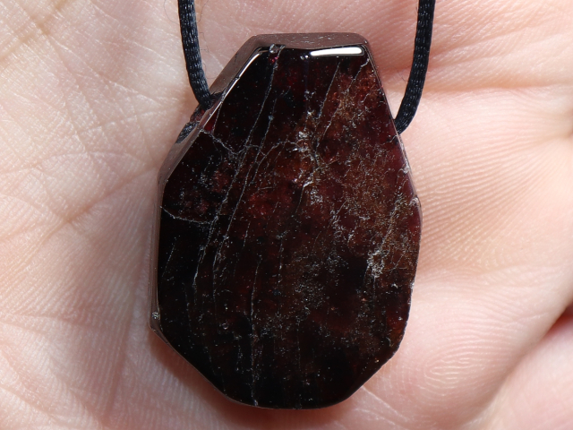 garnet (pyrope) with cord or silver 925