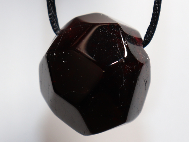 garnet (pyrope) with cord or silver 925