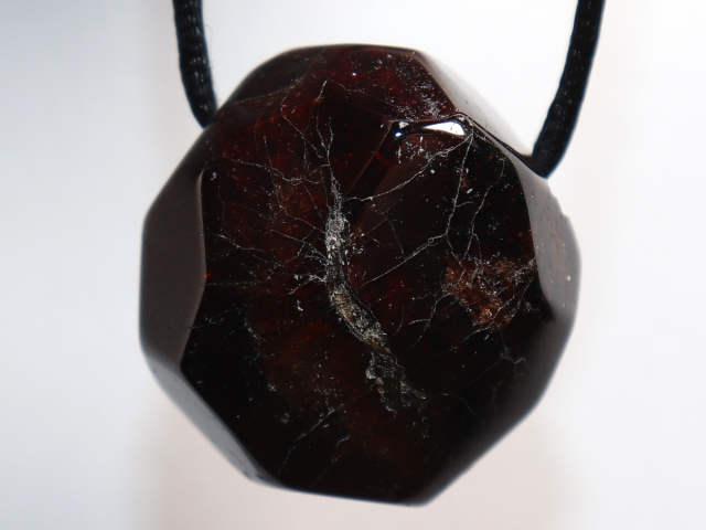 garnet (pyrope) with cord or silver 925