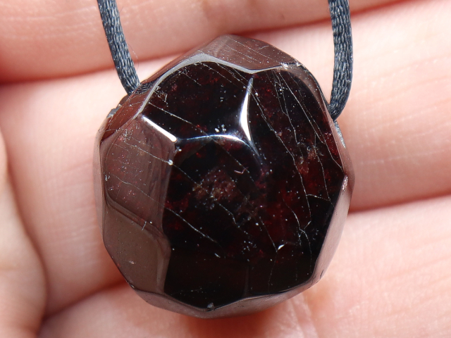garnet (pyrope) with cord or silver 925