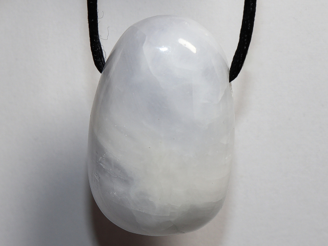 Preview: blauer Calcit mit Band oder Silber 925