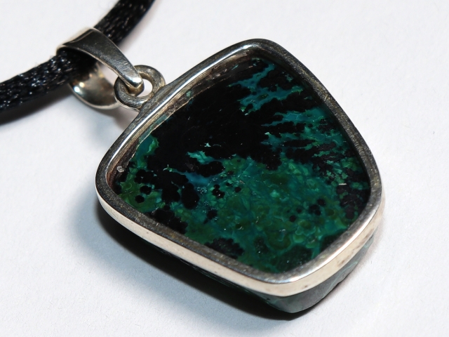 malachite-tenorite with cord or silver 925