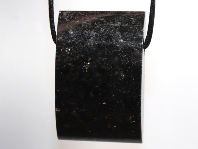 Preview: Amphibolit mit Band oder Silber 925