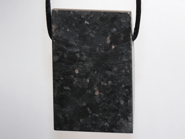 Preview: Amphibolit mit Band oder Silber 925