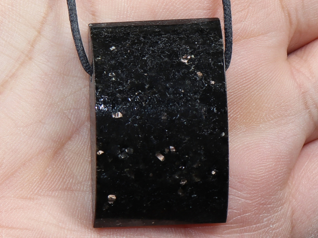 Amphibolit mit Band oder Silber 925