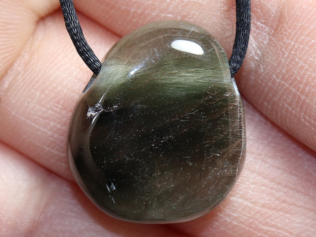 Aktinolithquarz mit Band oder Silber 925