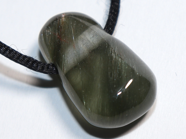 Aktinolithquarz mit Band oder Silber 925