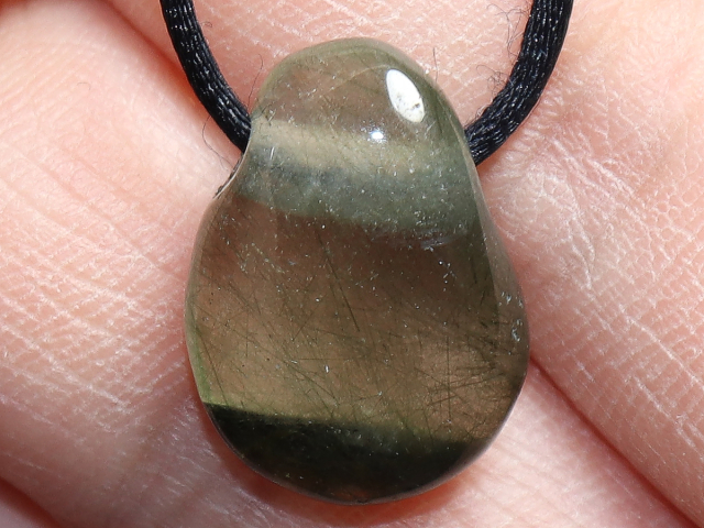 Aktinolithquarz mit Band oder Silber 925