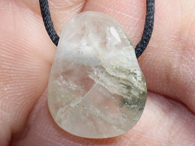 Aktinolithquarz mit Band oder Silber 925