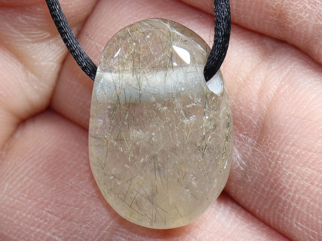 Aktinolithquarz mit Band oder Silber 925