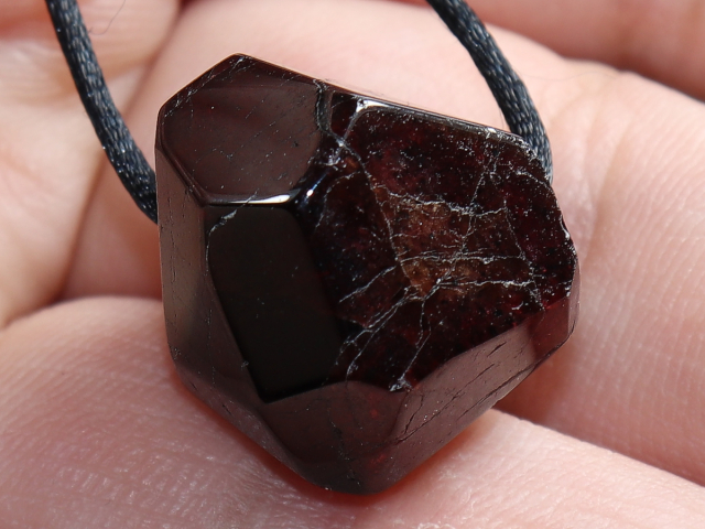 garnet (pyrope) with cord or silver 925